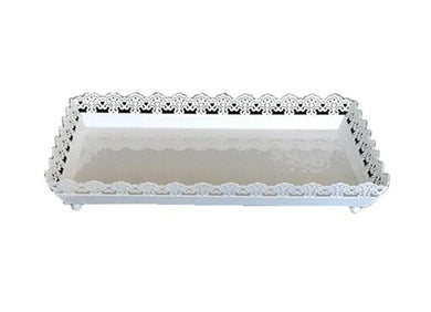 Plastic laced cake tray