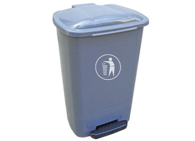 Waste bin with pedal